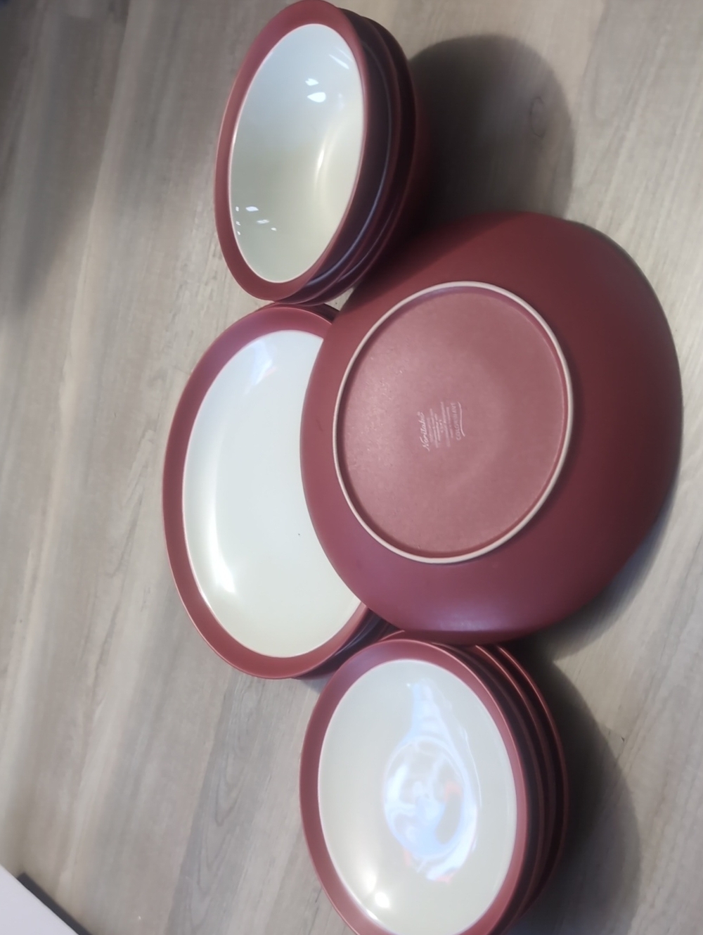Noritake Colorwave Raspberry Stoneware 11-Piece Dinnerware Set
